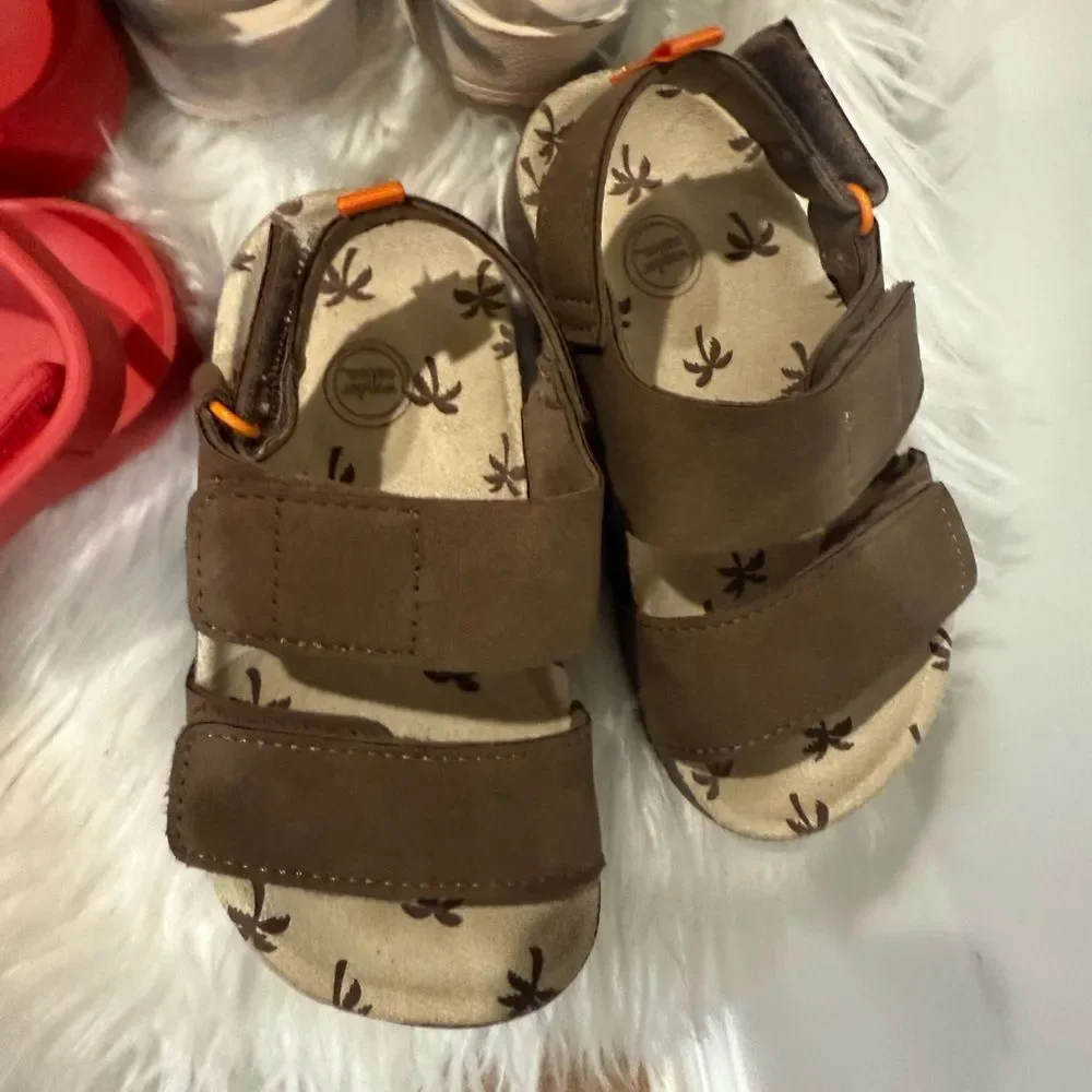 Wonder Nation Red, Brown, and Gray Kids Sandals Set - Picture 5 of 7